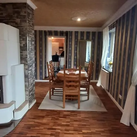 Mit Atemberaubendem Burgambiente Apartamento