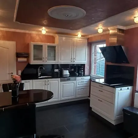 Mit Atemberaubendem Burgambiente Apartamento